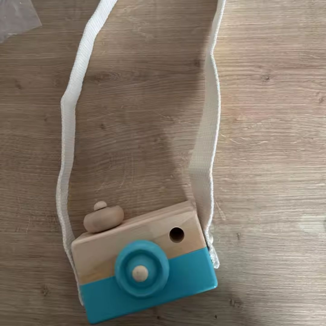 Montessori Wooden Camera Reviewer Picture Image